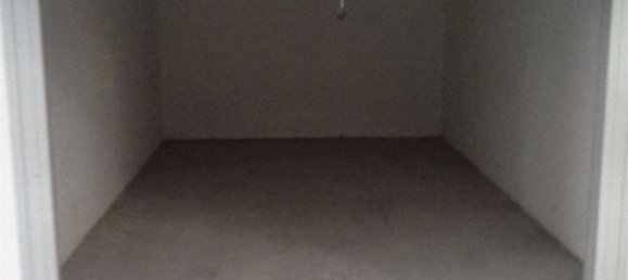 16m² Garage in Modena, Italy No. 141196 4