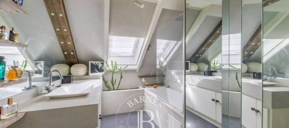 Apartamento de 2 dormitorios en Paris, France No. 121697 6
