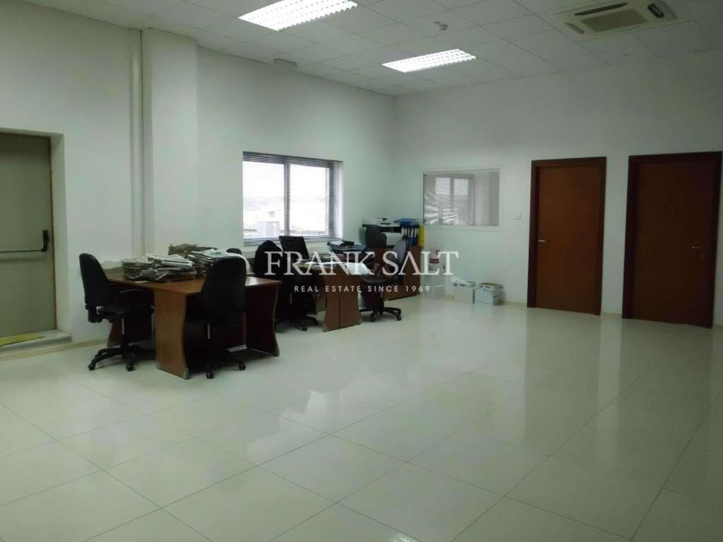 Oficina en Balzan, Malta 153 m² No. 11804