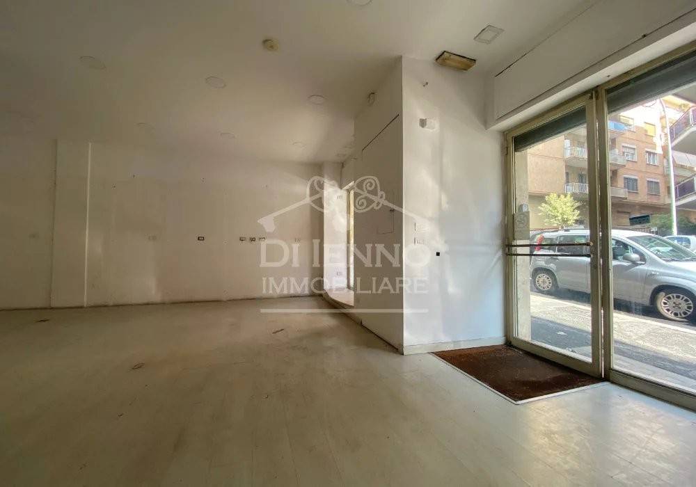 55m² Commercial property in Rome, Italy No. 156886