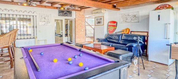 Villa de 4 dormitorios en Estepona, Spain No. 23617 5