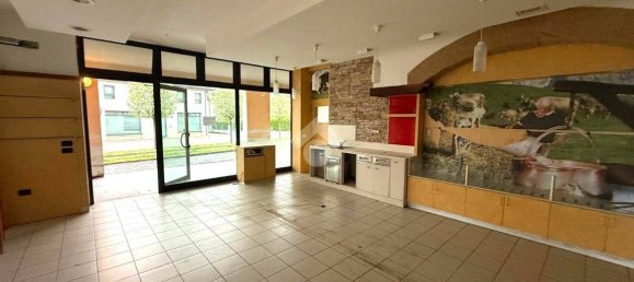 115m² Commercial property in Campodoro, Italy No. 264673 3