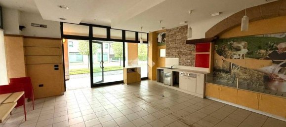 115m² Commercial property in Campodoro, Italy No. 264673 17