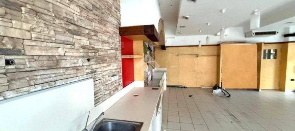 115m² Commercial property in Campodoro, Italy No. 264673 2