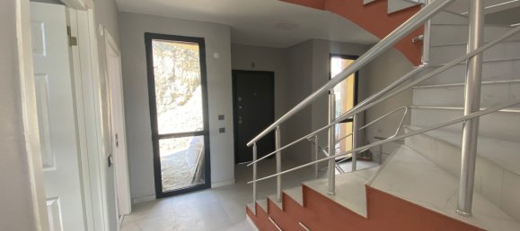 Villa 4+2 in Izmir, Turkey No. 20812 3