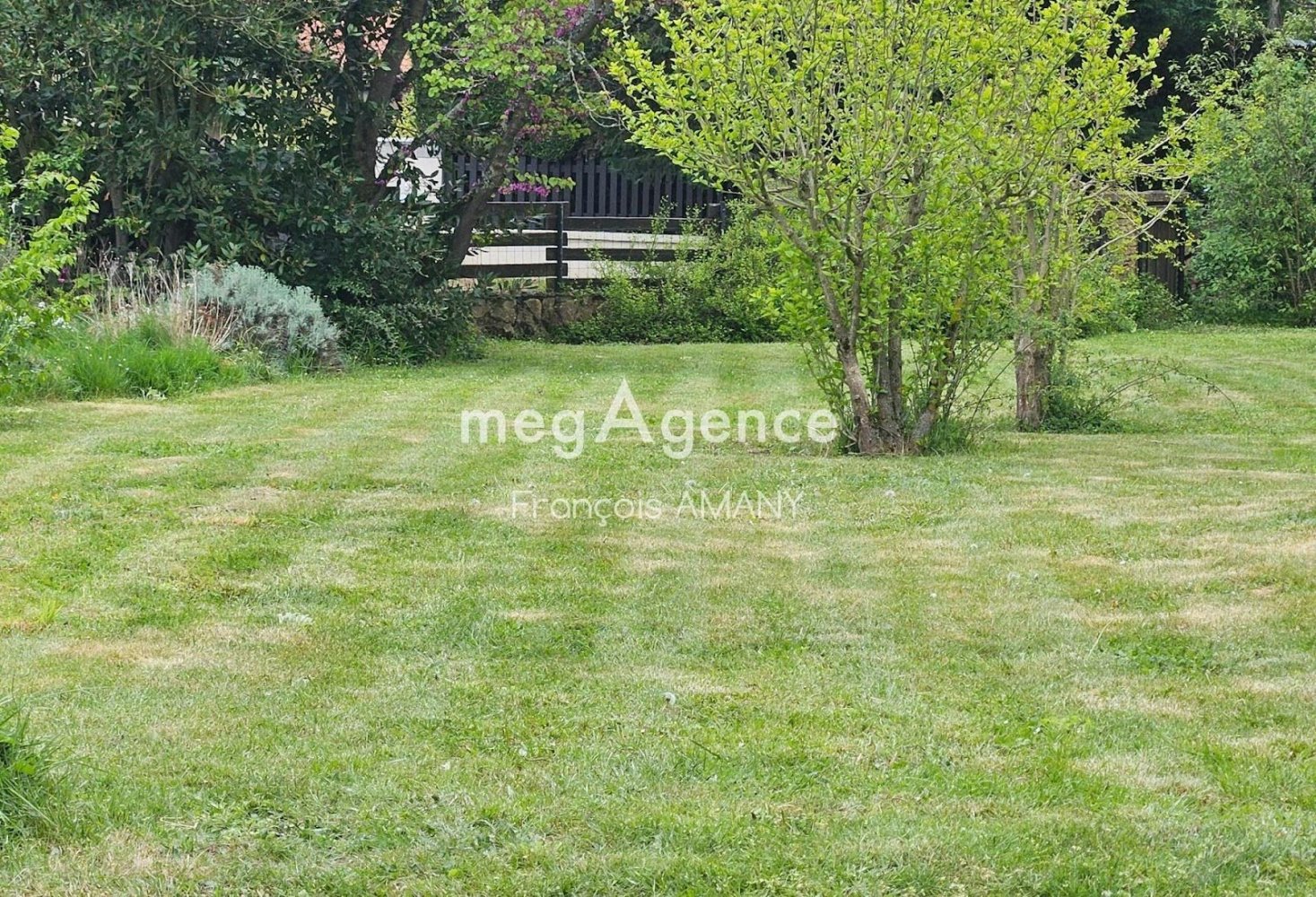 Terreno en Dommartin, France 486 m² No. 80242