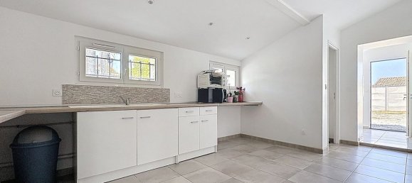 Casa de 3 dormitorios en Lignan-de-Bordeaux, France No. 335487 4