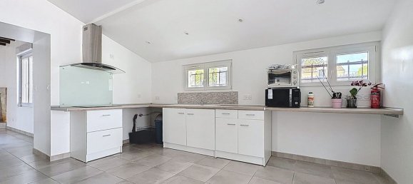 Casa de 3 dormitorios en Lignan-de-Bordeaux, France No. 335487 5