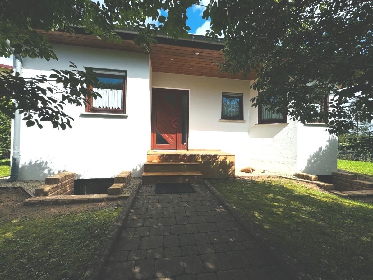 5 rooms Bungalow in Saarland, Germany No. 38051