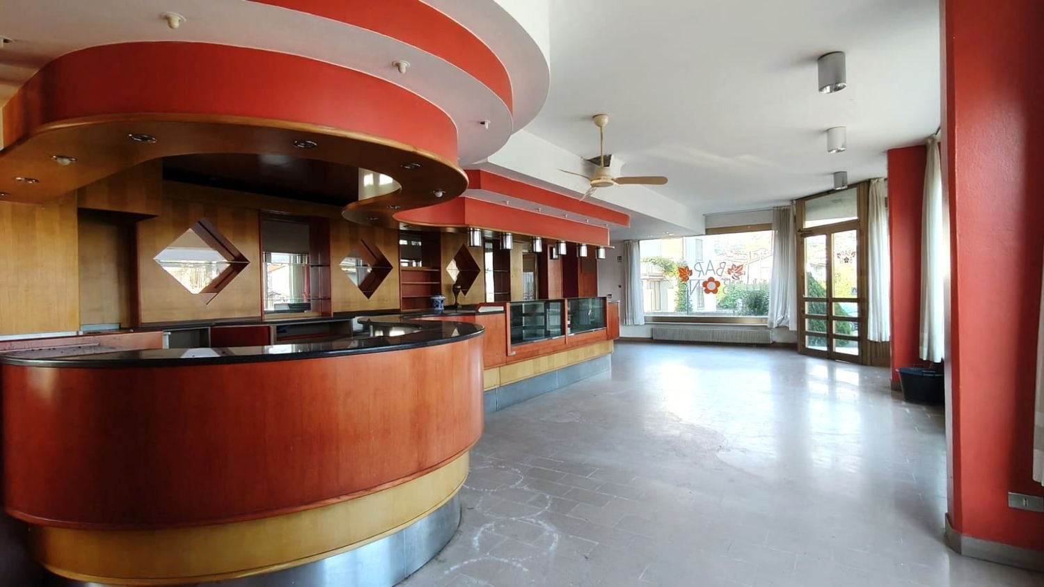 263m² Commercial property in Udine, Italy No. 13528