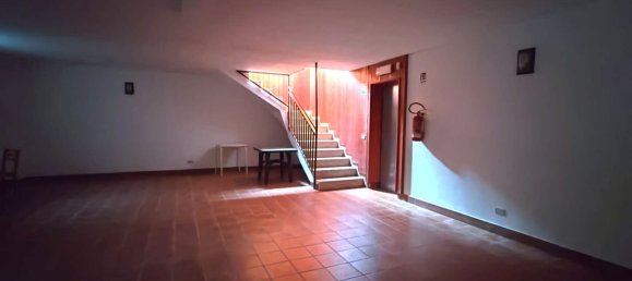 263m² Commercial property in Udine, Italy No. 13528 7