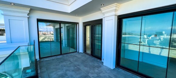 Villa 7+1 in Izmir, Turkey No. 34287 3