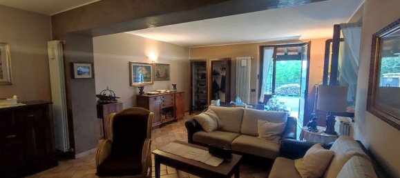 7 rooms House in Carpaneto Piacentino, Italy No. 215278 3