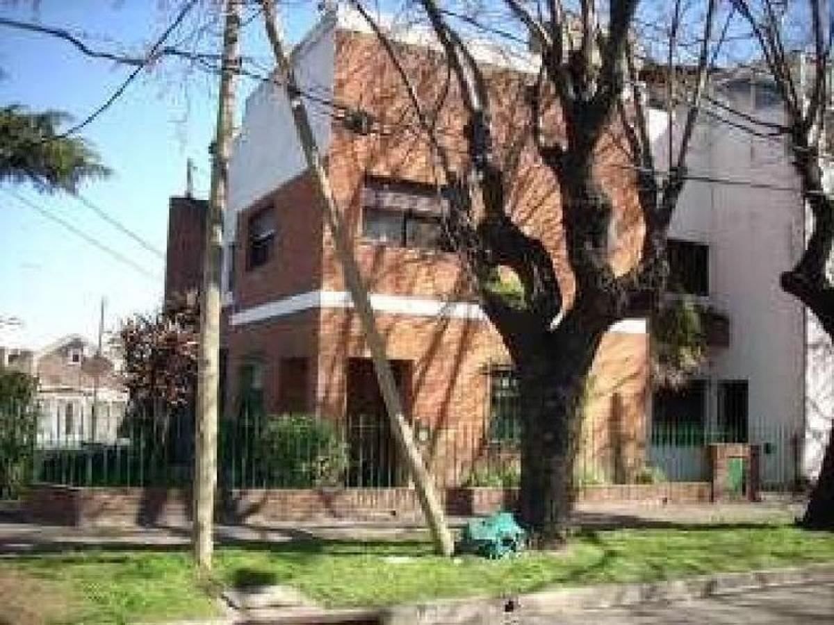 Дом с 5 спальнями в Висенте-Лопес, Аргентина № 1577