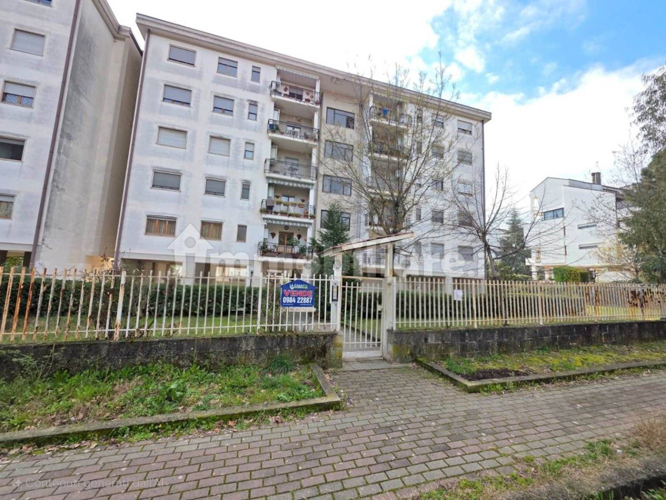 3 bedrooms Apartment in Rende, Italy No. 211334