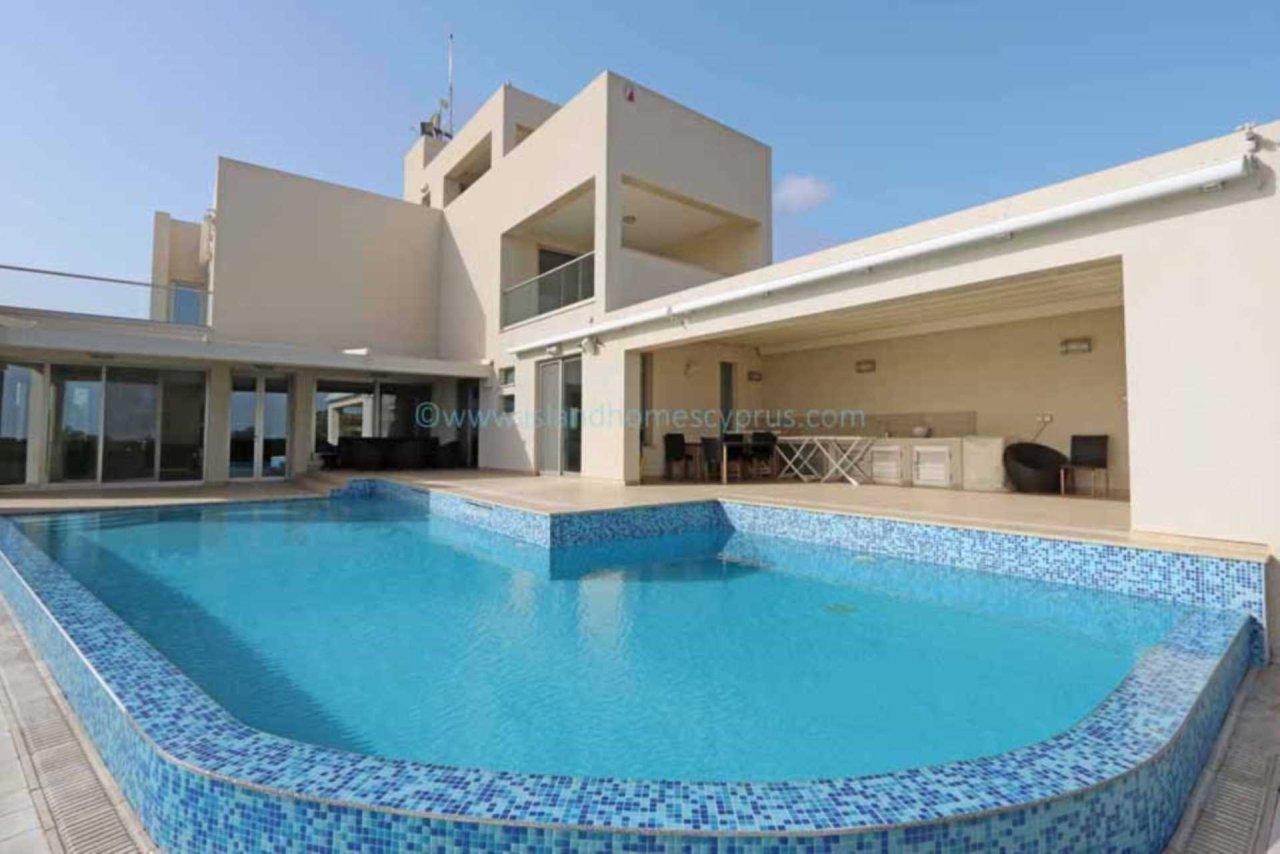 7 bedrooms House in Ayia Napa, Cyprus No. 23858