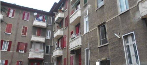 1 bedroom Apartment in Milan, Italy No. 243925 2