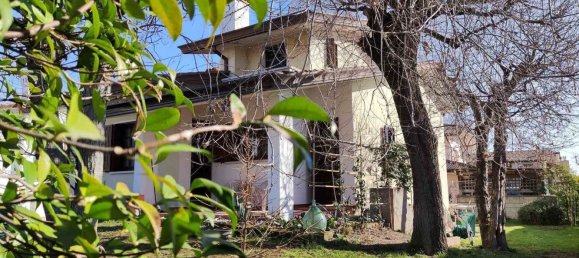 7 rooms Villa in Fossalta di Portogruaro, Italy No. 215986 2