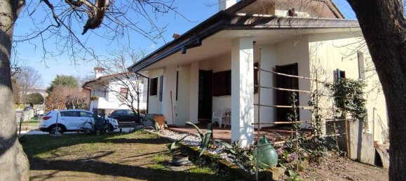 7 rooms Villa in Fossalta di Portogruaro, Italy No. 215986 5