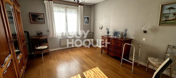 5 bedrooms House in Venette, France No. 53188 11