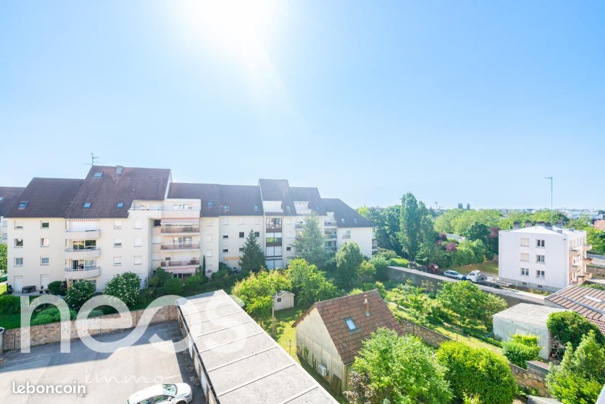 2 bedrooms Apartment in Dijon, France No. 327369