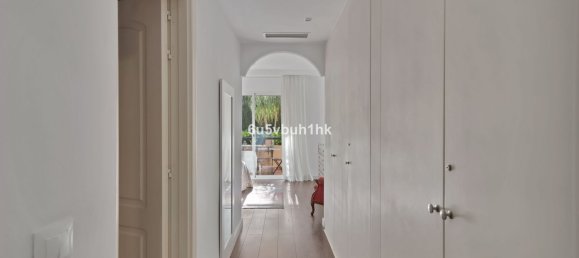 Apartamento de 3 dormitorios en Marbella, Spain No. 138934 16