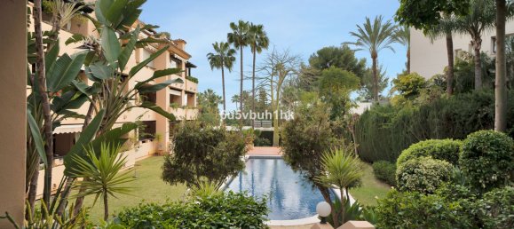 Apartamento de 3 dormitorios en Marbella, Spain No. 138934 37