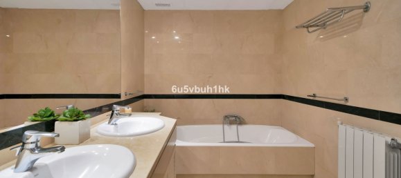 Apartamento de 3 dormitorios en Marbella, Spain No. 138934 23