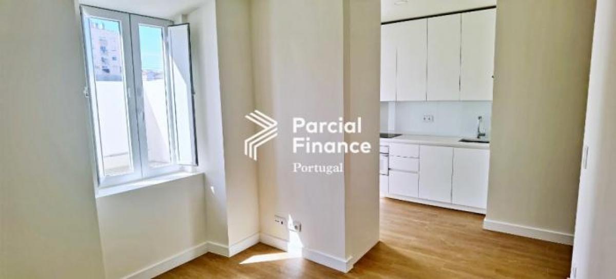 Квартира с 3 спальнями в Лиссабон, Португалия № 4767