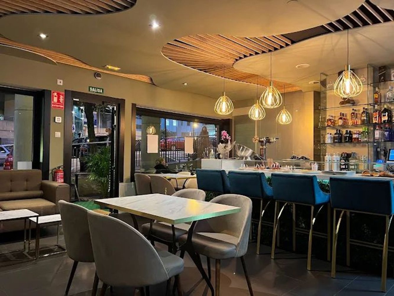 Коммерческая недвижимость 80м² в Ла-Корунья, Испания № 232019