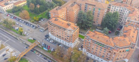 3 rooms Apartment in Reggio Emilia, Italy No. 5620 45