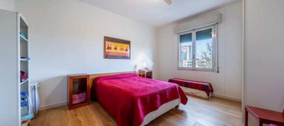 3 rooms Apartment in Reggio Emilia, Italy No. 5620 18