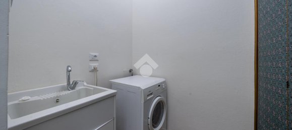 3 rooms Apartment in Reggio Emilia, Italy No. 5620 22