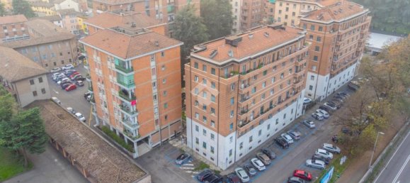 3 rooms Apartment in Reggio Emilia, Italy No. 5620 42