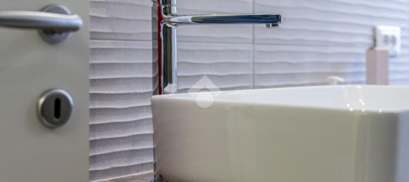 3 rooms Apartment in Reggio Emilia, Italy No. 5620 25