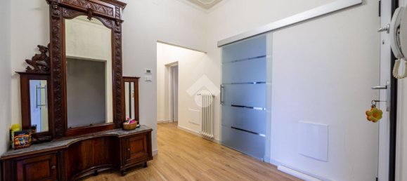 3 rooms Apartment in Reggio Emilia, Italy No. 5620 7