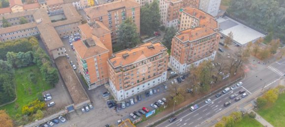 3 rooms Apartment in Reggio Emilia, Italy No. 5620 44