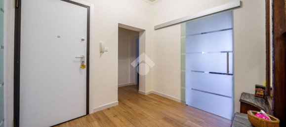 3 rooms Apartment in Reggio Emilia, Italy No. 5620 10