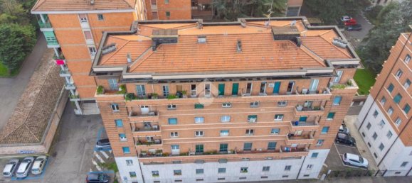 3 rooms Apartment in Reggio Emilia, Italy No. 5620 38