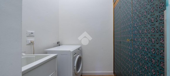 3 rooms Apartment in Reggio Emilia, Italy No. 5620 24