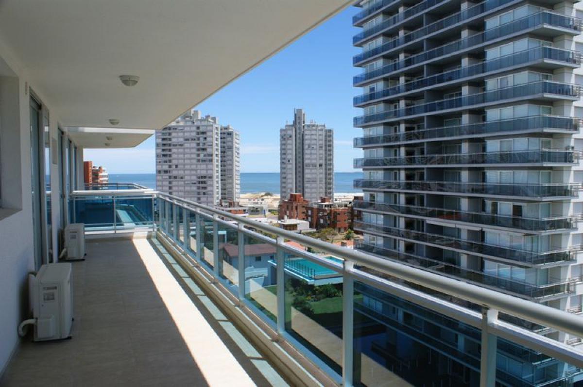 2 bedrooms Apartment in Maldonado, Uruguay No. 11700