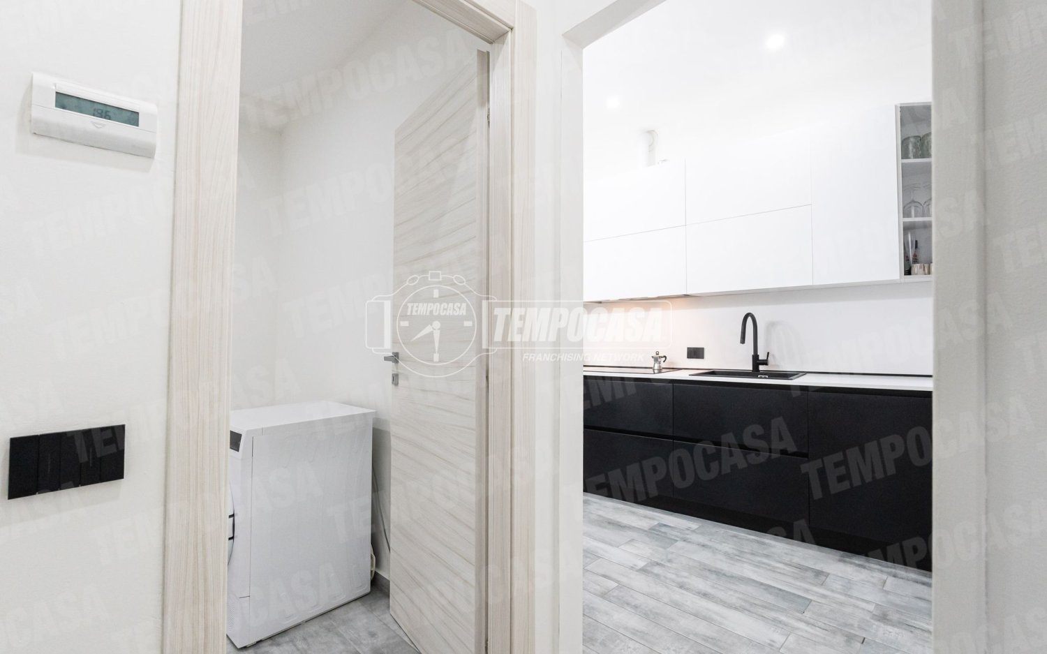 Apartamento de 2 dormitorios en Inverigo, Italy No. 150067