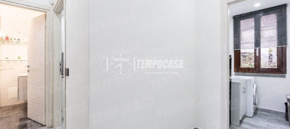 Apartamento de 2 dormitorios en Inverigo, Italy No. 150067 23