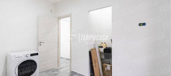Apartamento de 2 dormitorios en Inverigo, Italy No. 150067 5