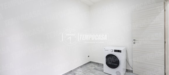 Apartamento de 2 dormitorios en Inverigo, Italy No. 150067 19
