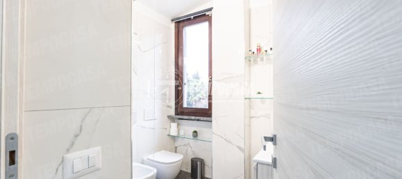 Apartamento de 2 dormitorios en Inverigo, Italy No. 150067 11