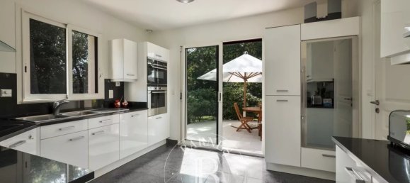 4 bedrooms House in Guerande, France No. 293129 6