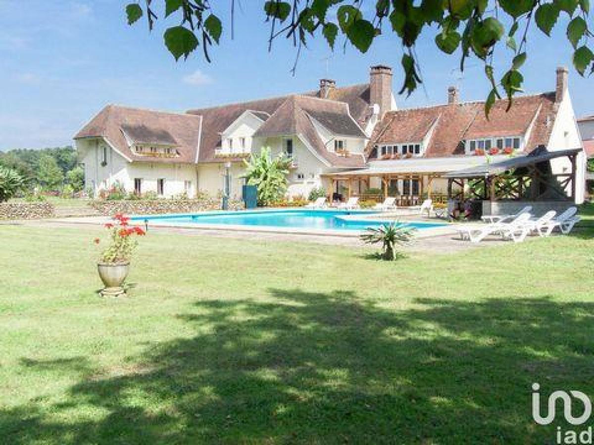 10 bedrooms House in Amilly, France No. 9429