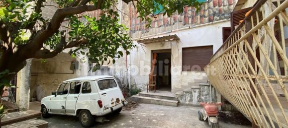 8 bedrooms Apartment in Carini, Italy No. 84708 6