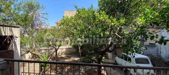 8 bedrooms Apartment in Carini, Italy No. 84708 2